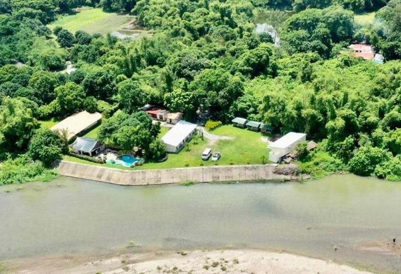 Monty S Riverside View Resort