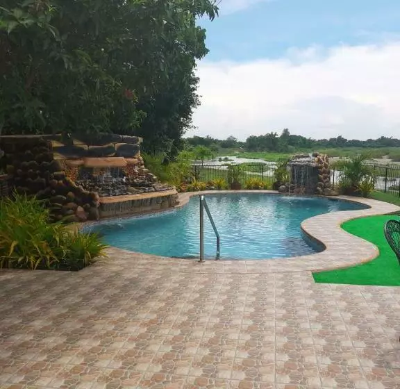 Monty S Riverside View Resort