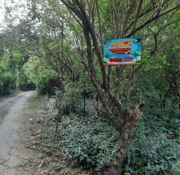 Monty S Riverside View Resort