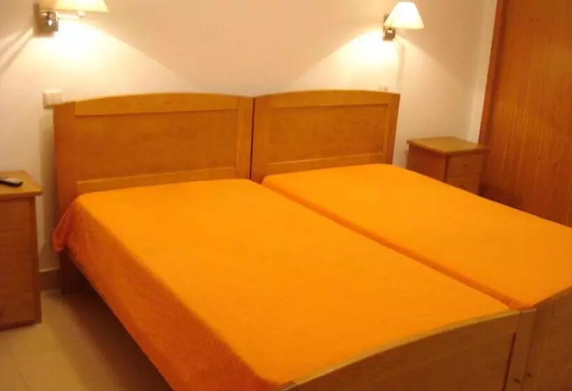 تختخواب و صبحانه Rialgarve