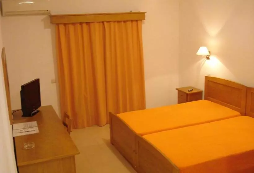 تختخواب و صبحانه Rialgarve