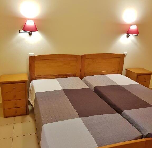 تختخواب و صبحانه Rialgarve