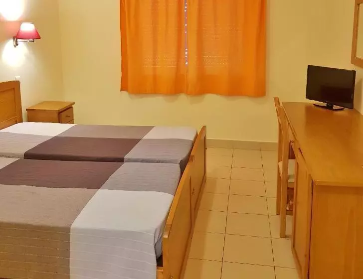 تختخواب و صبحانه Rialgarve