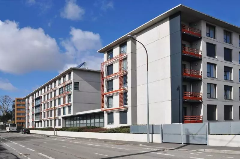 Отель Alezan Hôtel & Résidence