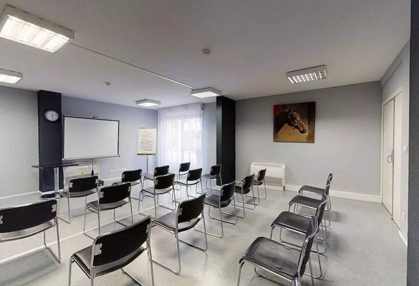 Отель Alezan Hôtel & Résidence