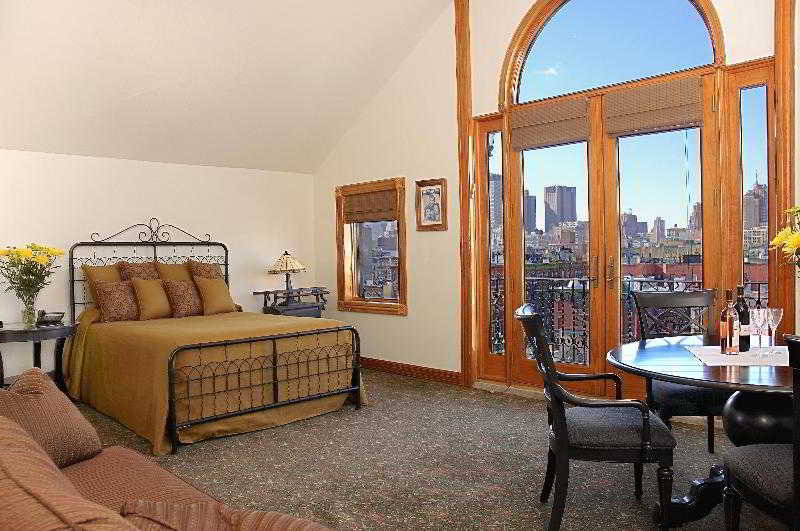 בית מלון כפרי Blue Moon