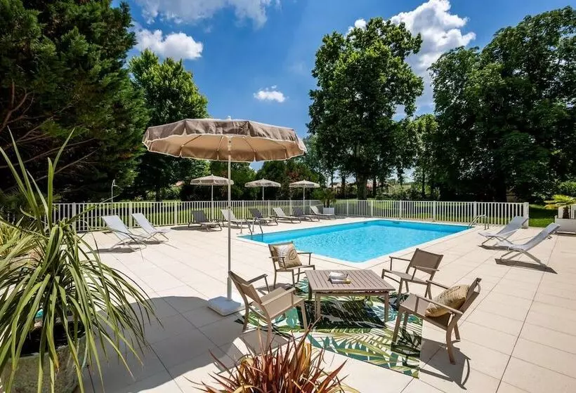 Отель Chateau Meyre