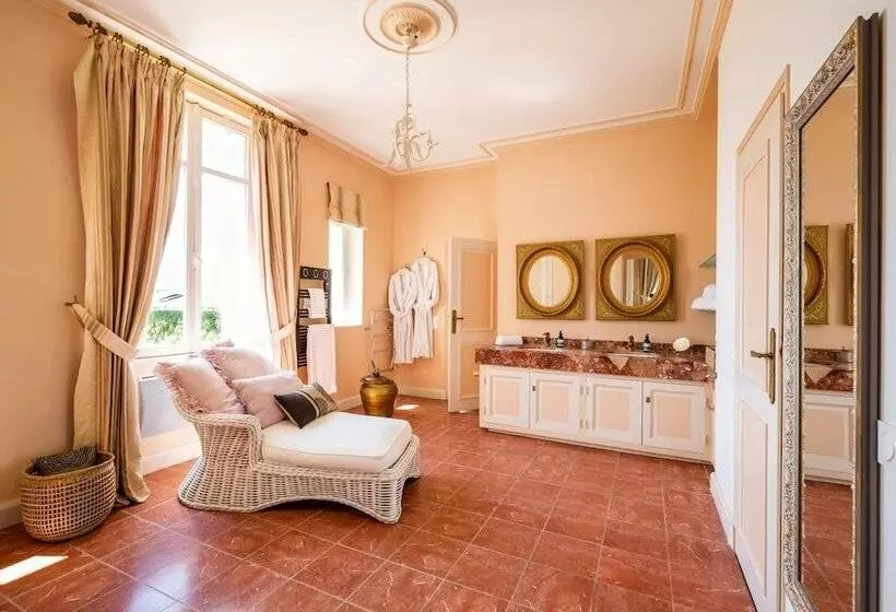 Отель Chateau Meyre