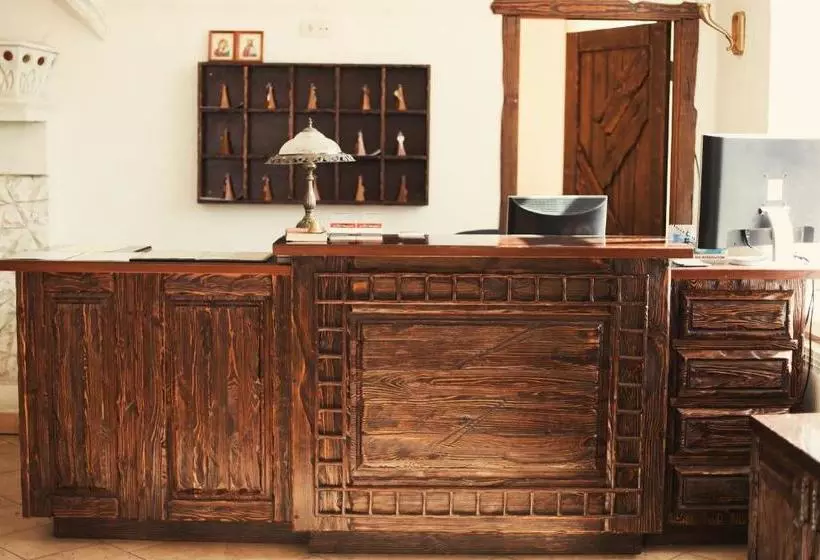 Отель Golden Embankment