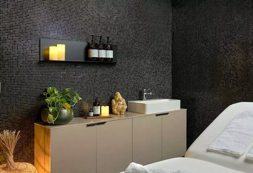 Hotel Verno House Budapest, Vignette Collection, An Ihg