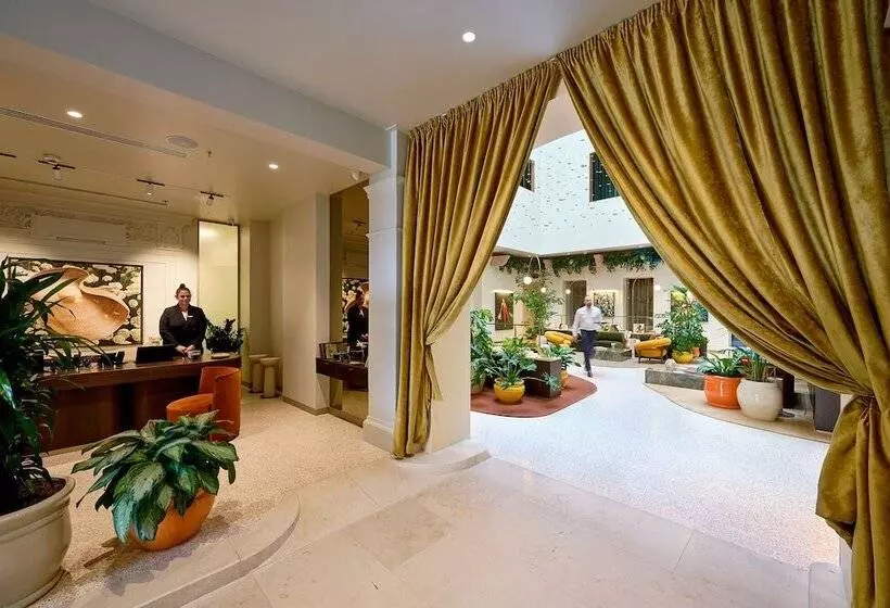 Hotel Verno House Budapest, Vignette Collection, An Ihg