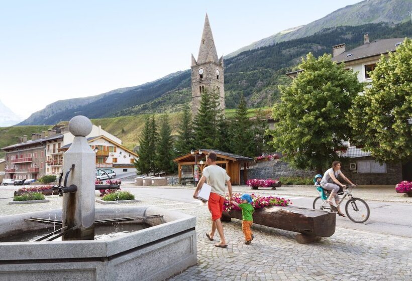 Отель Hôtel Club Mmv Le Val Cenis