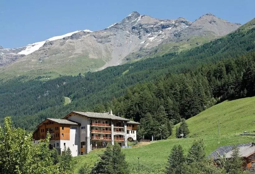 Отель Hôtel Club Mmv Le Val Cenis