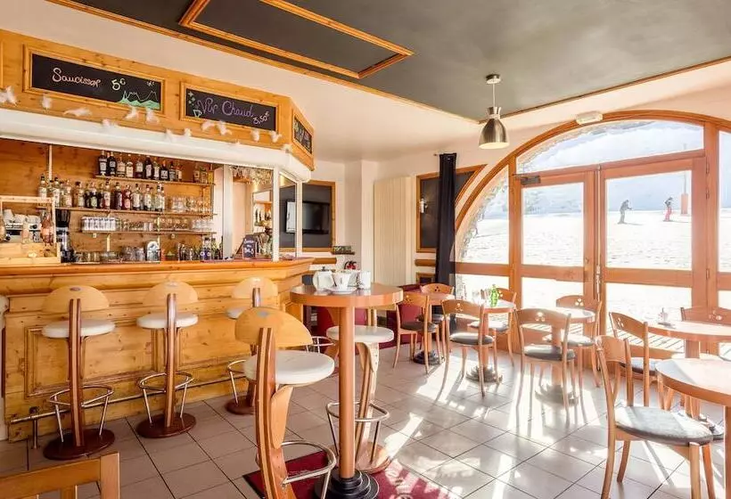 Отель Hôtel Club Mmv Le Val Cenis