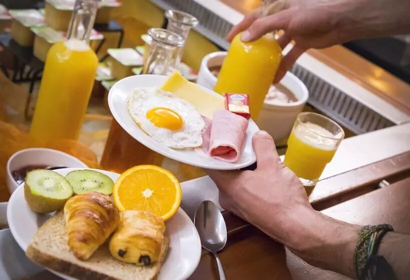 Отель Hôtel Club Mmv Le Val Cenis