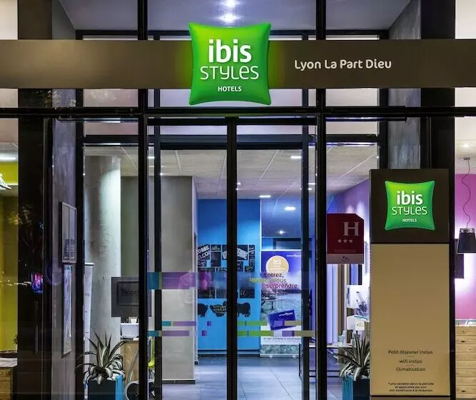 Otel Ibis Styles Lyon Centre  Gare Partdieu