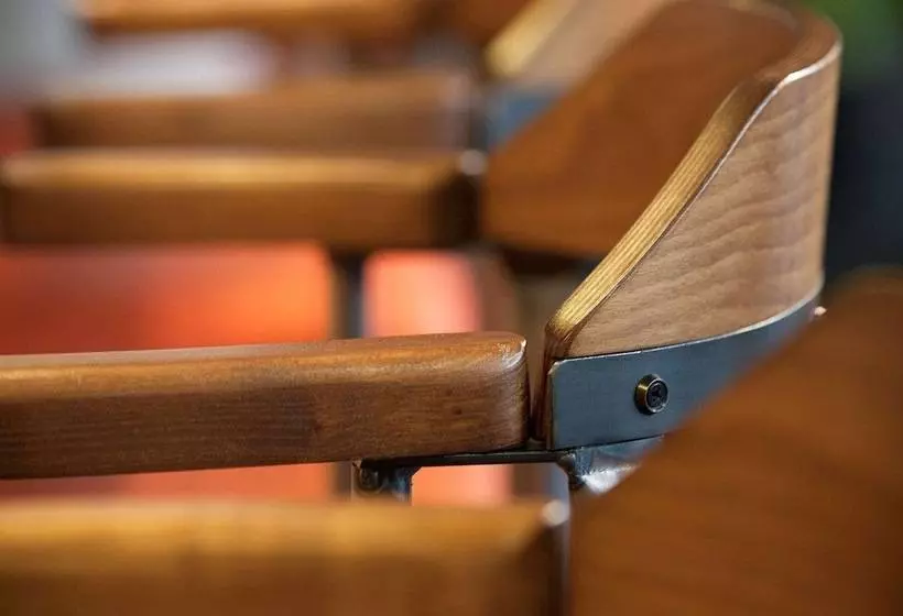 Otel Ibis Styles Lyon Centre  Gare Partdieu