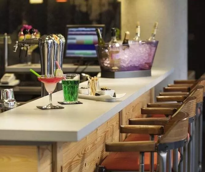 Otel Ibis Styles Lyon Centre  Gare Partdieu