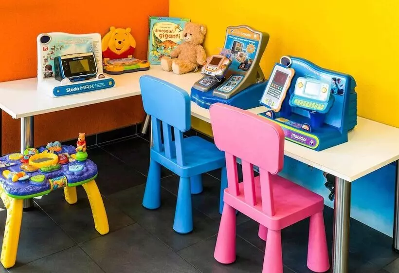 Otel Ibis Styles Lyon Centre  Gare Partdieu