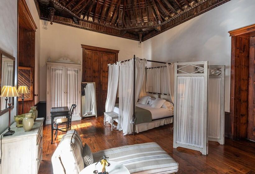 هتل Isla Baja Suites