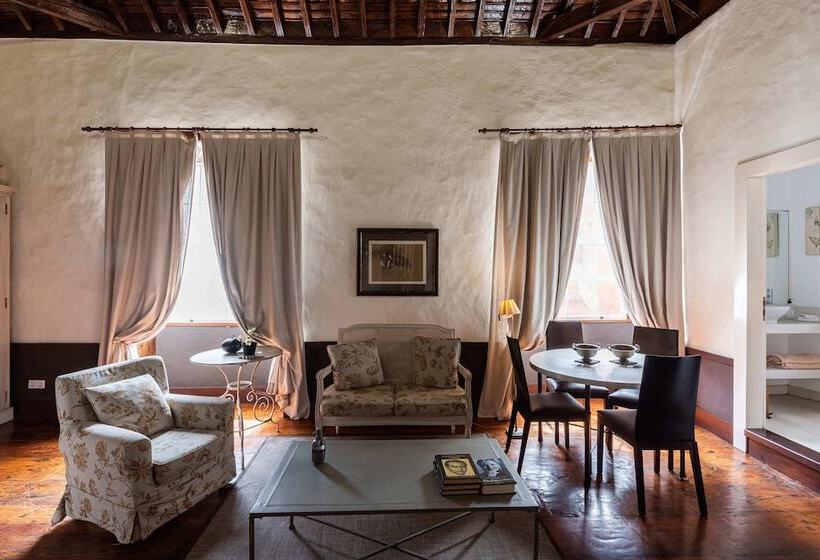 هتل Isla Baja Suites