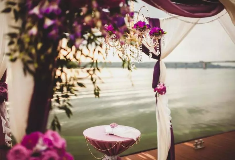 Отель Kostroma  Golden Ring