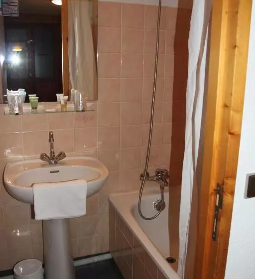 酒店 L'Aigle Rouge