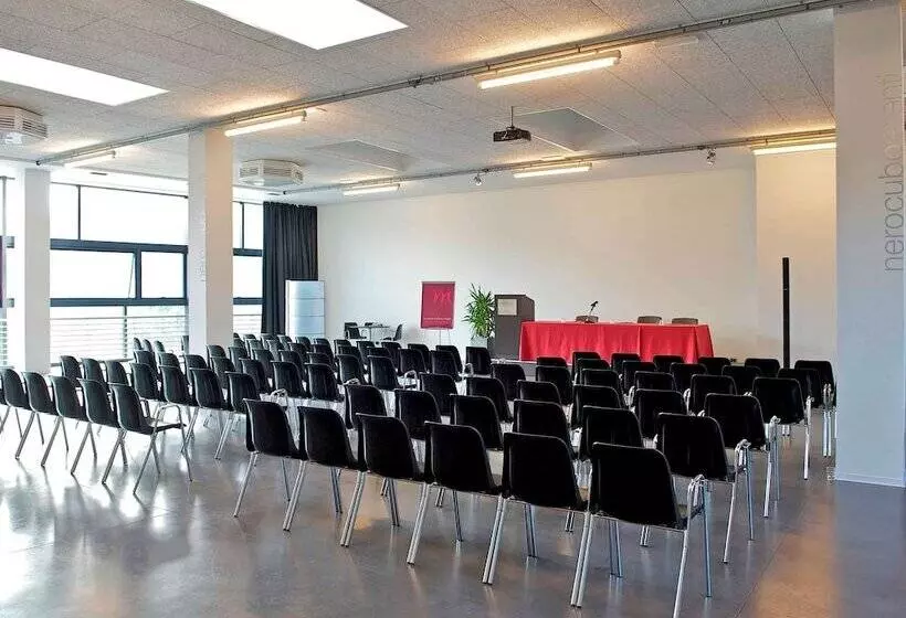 酒店 Mercure Nerocubo Rovereto