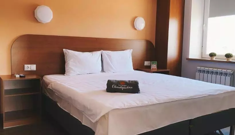 בית מלון כפרי Oktyabrskaya