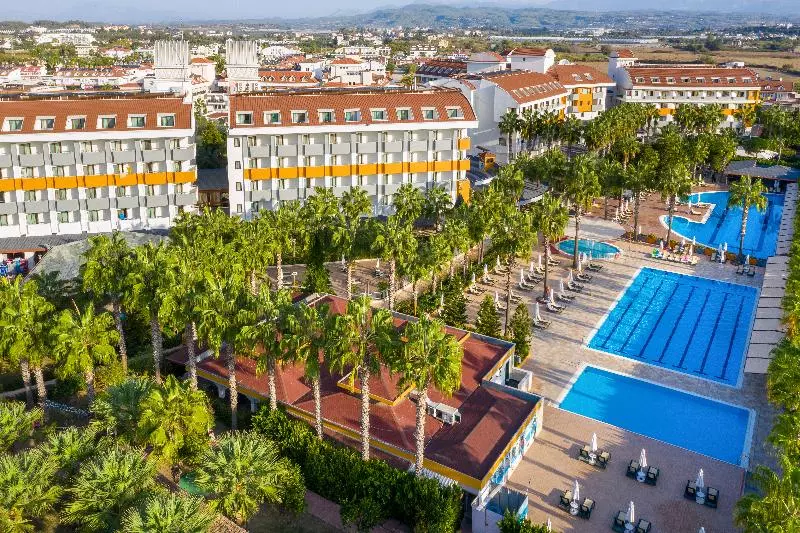 בית מלון כפרי Primasol Hane Family Resort