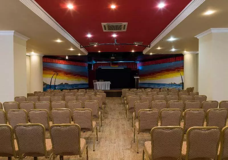 בית מלון כפרי Primasol Hane Family Resort