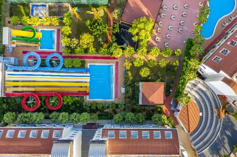 בית מלון כפרי Primasol Hane Family Resort