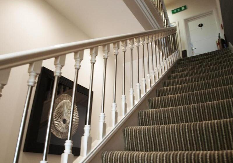 酒店 Simply Rooms & Suites