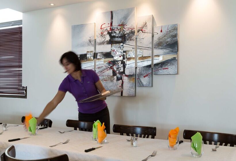 酒店 The Originals City, Hôtel Hélios, Roanne Nord