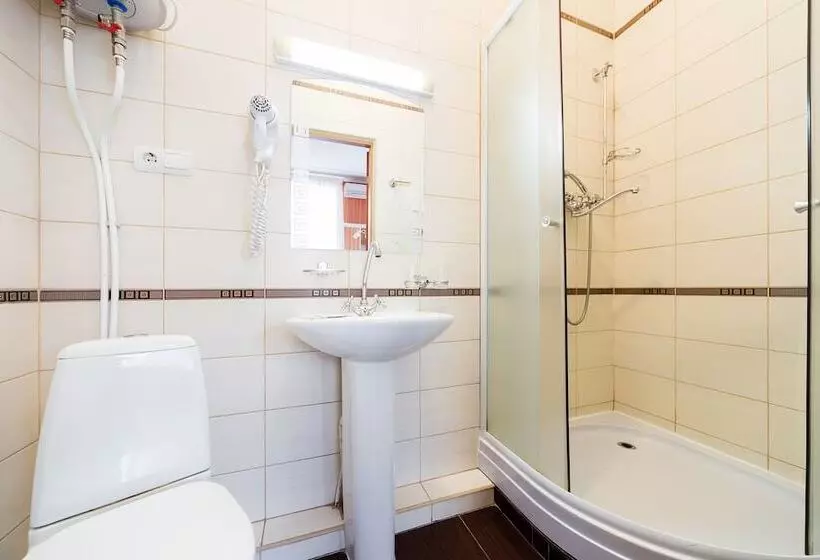 בית מלון כפרי Tonika