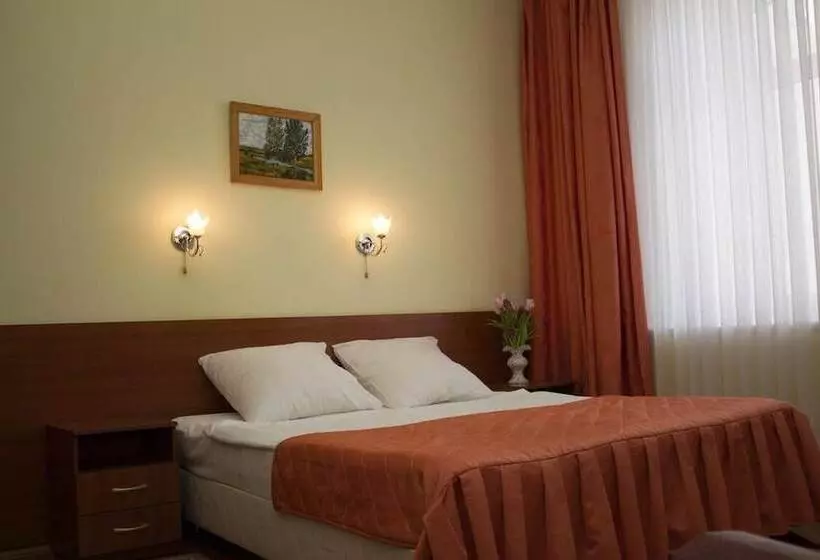 בית מלון כפרי Tonika