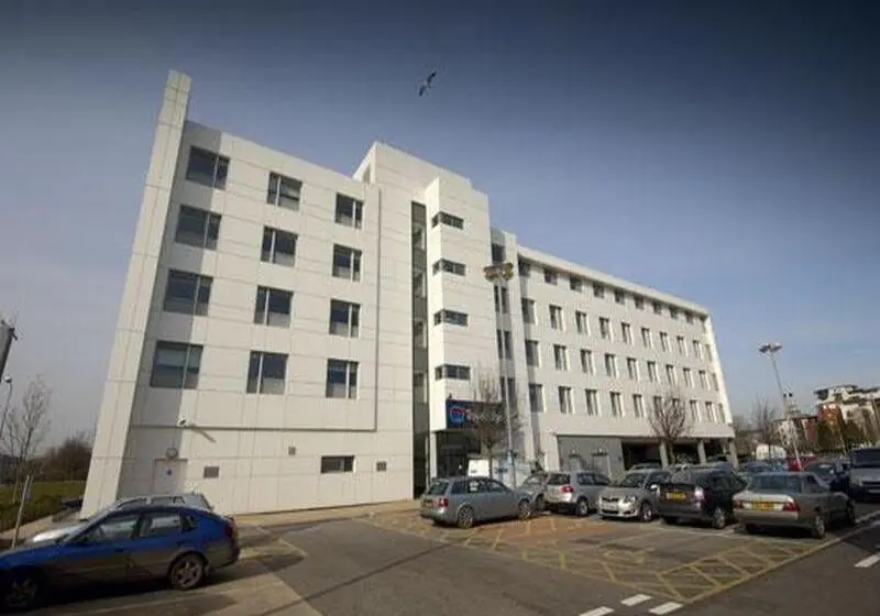هتل Travelodge Cardiff Atlantic Wharf