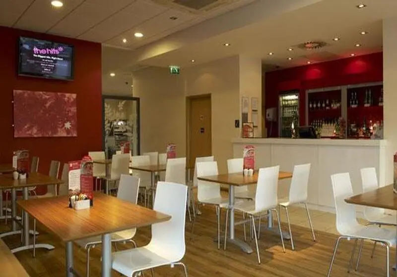 هتل Travelodge Cardiff Atlantic Wharf
