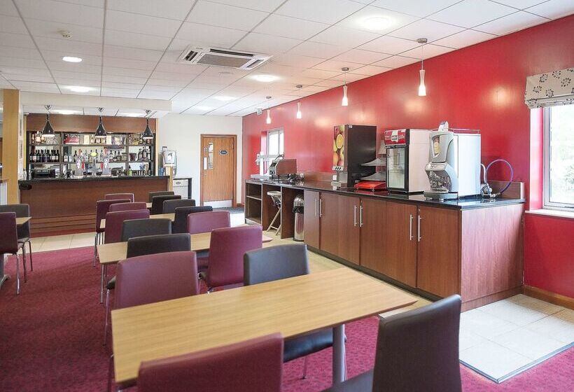 בית מלון כפרי Travelodge Derby Pride Park