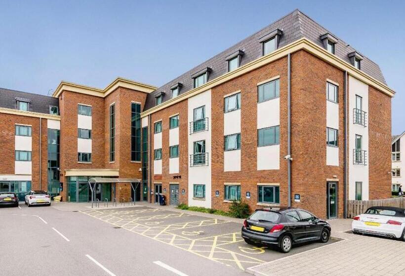 בית מלון כפרי Travelodge Stratford Upon Avon