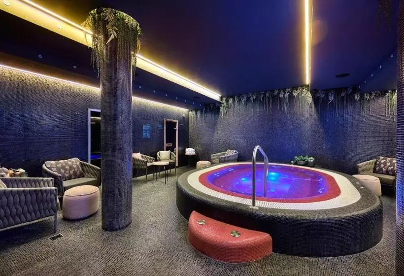 Hotel Verno House Budapest, Vignette Collection, An Ihg