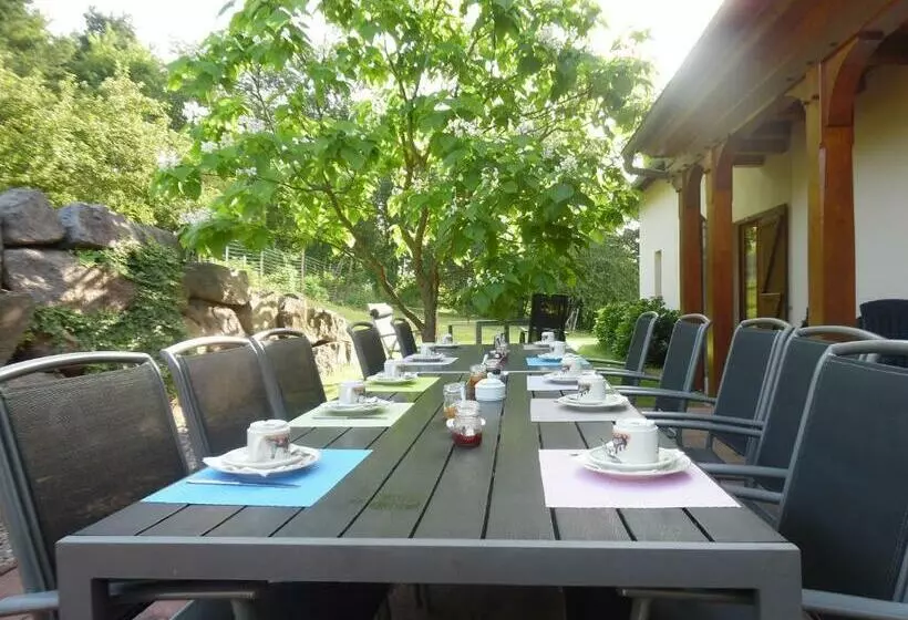 ベッドアンドブレックファースト Le Charme De L Altenberg