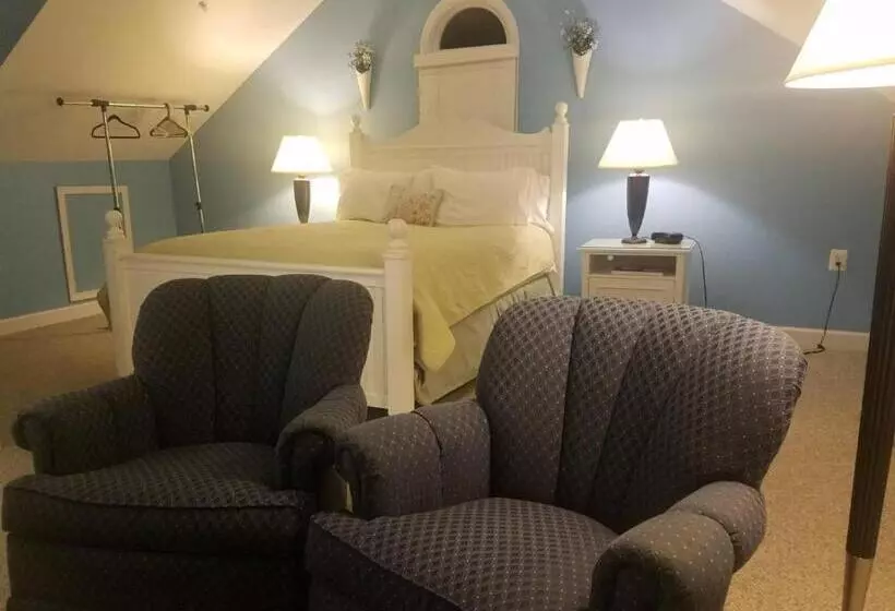 Blue Heron Inn   A Bed And Breakfast Llc