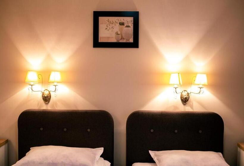 פנסיון Casa Claudia