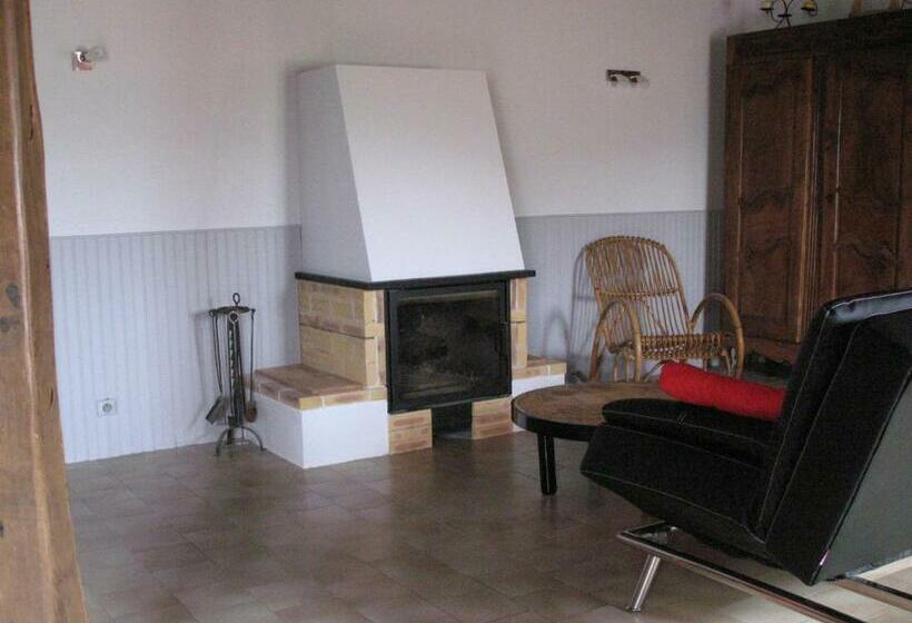 بنسيون Domaine Des Gardette