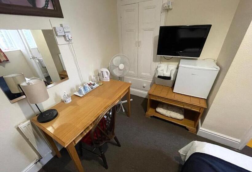 펜션 Victoria House   Self Catering Quiet Guesthouse   Adult Singles And Couples Only