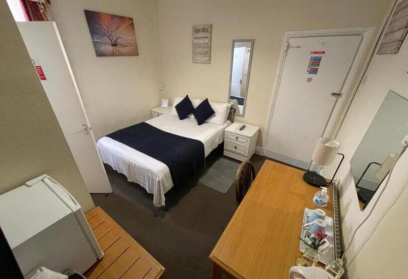 펜션 Victoria House   Self Catering Quiet Guesthouse   Adult Singles And Couples Only