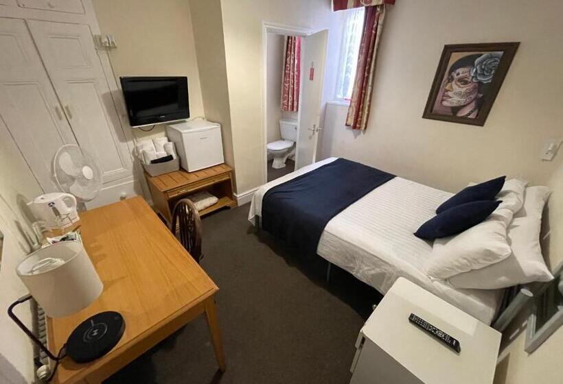 펜션 Victoria House   Self Catering Quiet Guesthouse   Adult Singles And Couples Only