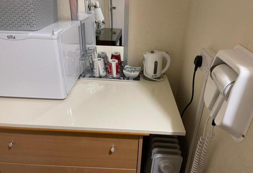 펜션 Victoria House   Self Catering Quiet Guesthouse   Adult Singles And Couples Only