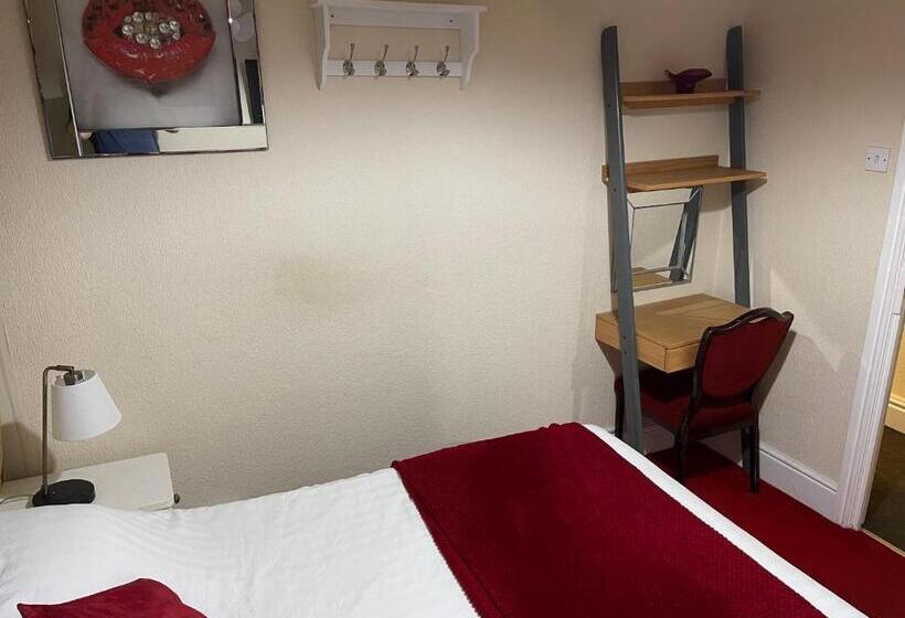 펜션 Victoria House   Self Catering Quiet Guesthouse   Adult Singles And Couples Only